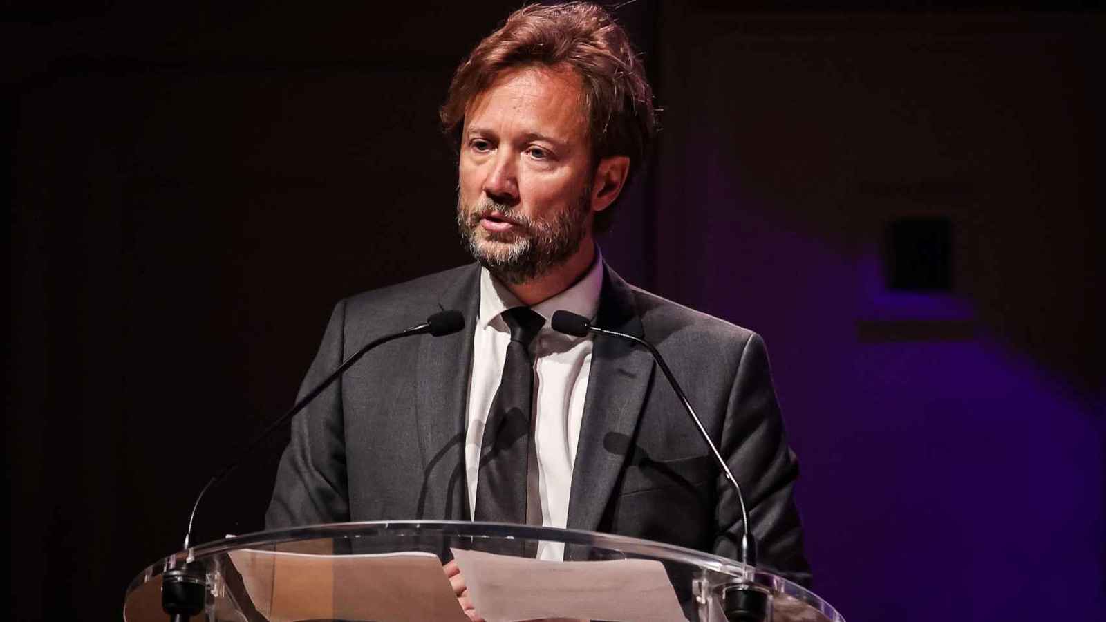 فالو يتحدى أوليفييه فور.. سباق مصيري على قيادة "الاشتراكي الفرنسي"