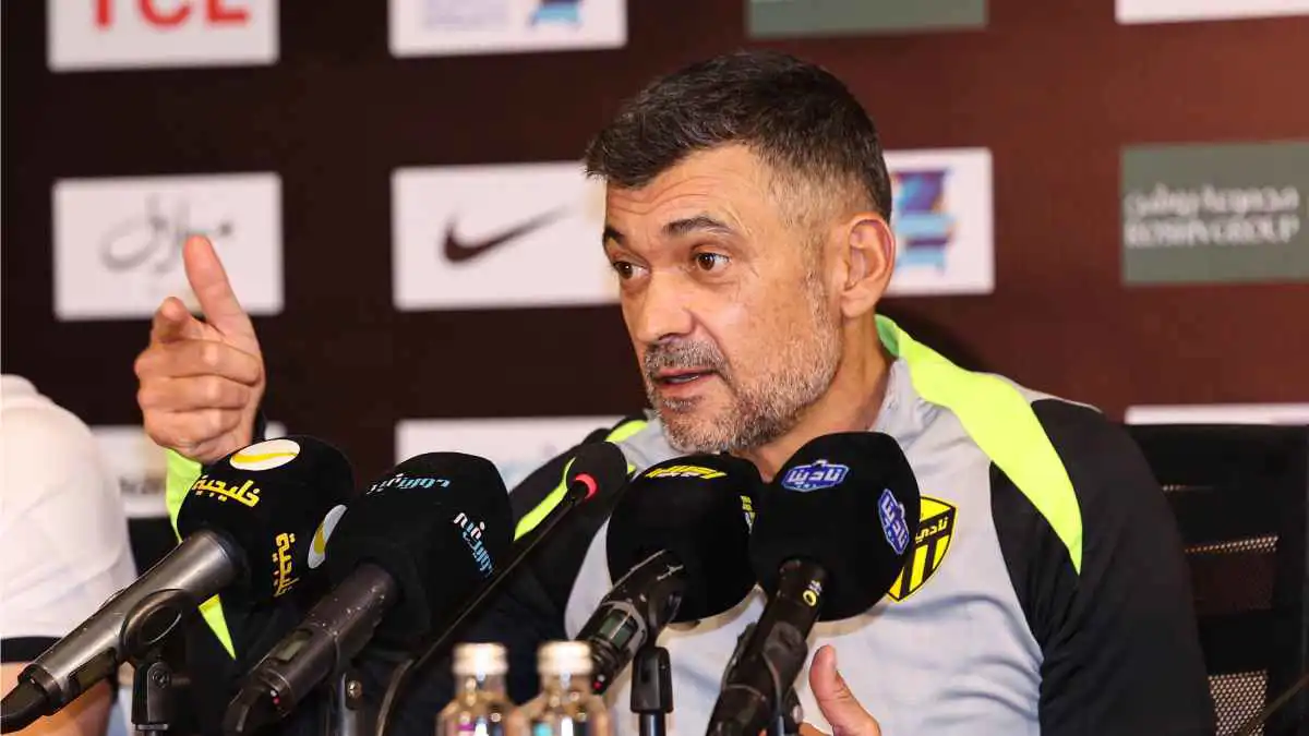 مستقبله في خطر.. تعليق مفاجئ حول مصير كونسيساو مع الاتحاد