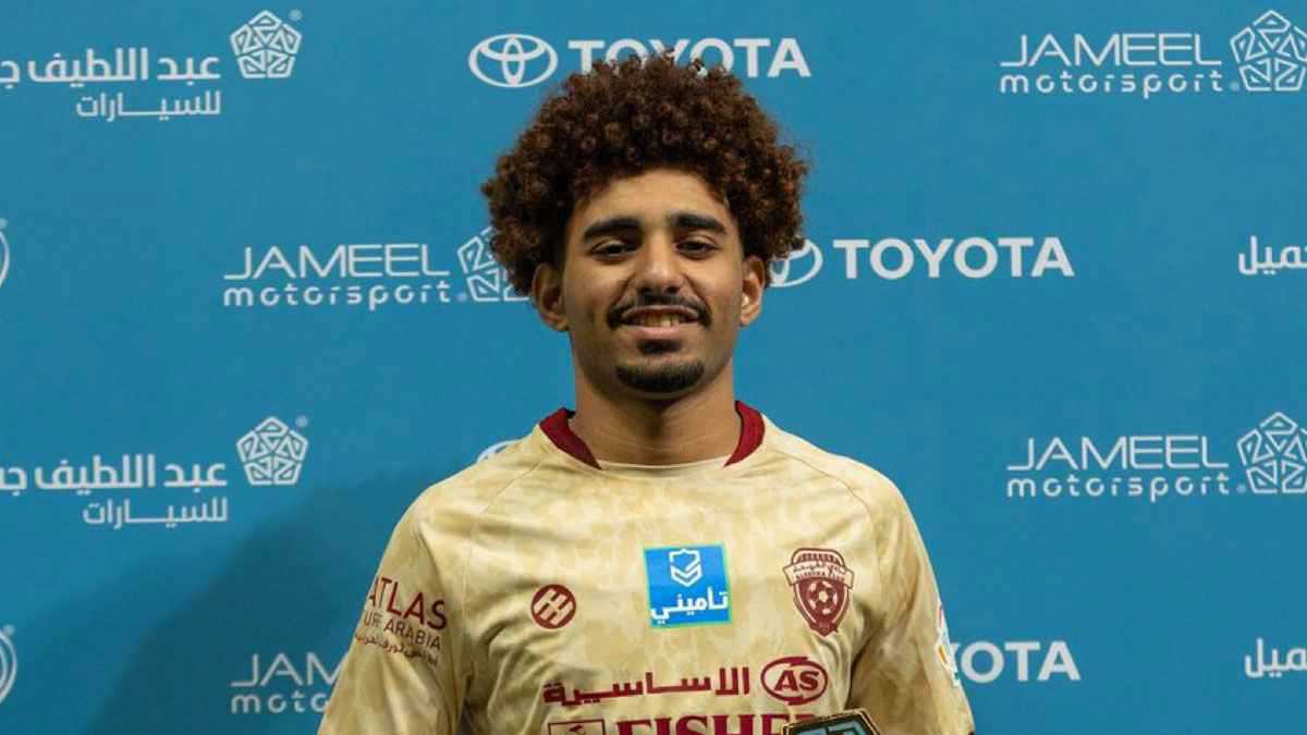 رد غريب من رئيس الفيحاء حول انتقال صبري دهل إلى الهلال 