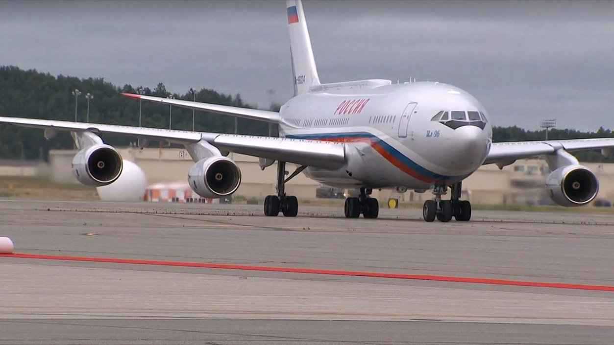 بوتين يصل ألاسكا لبدء "قمة تاريخية" مع ترامب (فيديو)