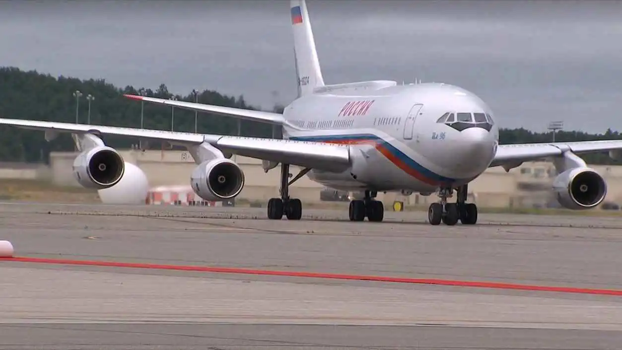 بوتين يصل ألاسكا لبدء "قمة تاريخية" مع ترامب (فيديو)