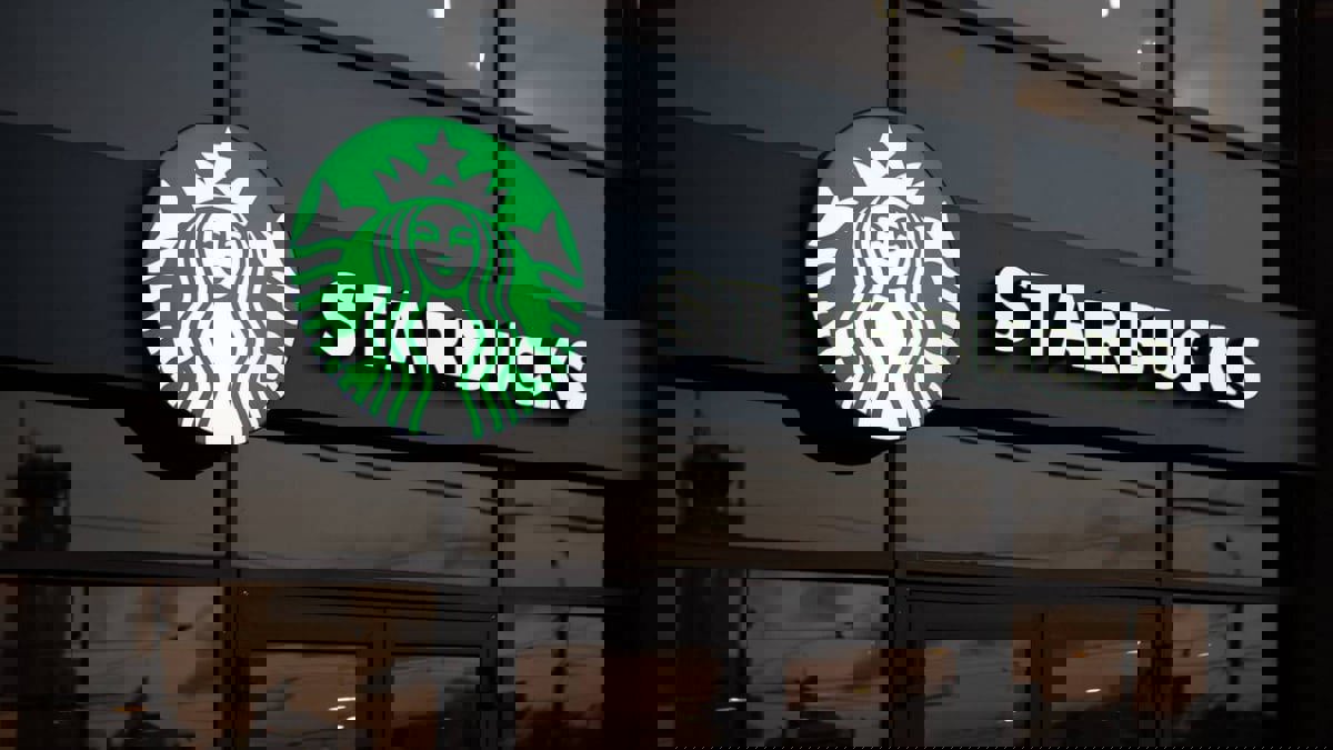 السيادي السعودي يدخل القائمة القصيرة لشراء حصة في ستاربكس