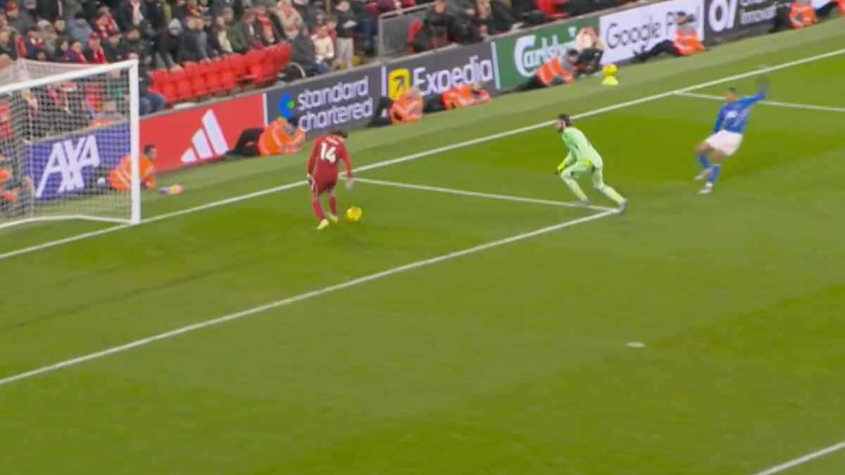 كييزا ينقذ آرني سلوت من فضيحة (فيديو)