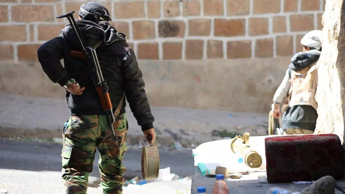 اليمن.. عصابة مسلحة تسطو على مليار ريال لبنك في عدن