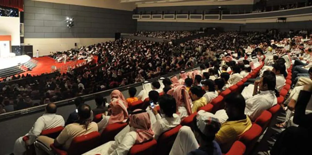 في حدث نادر.. حفل غنائي تحضره النساء في السعودية (صور)