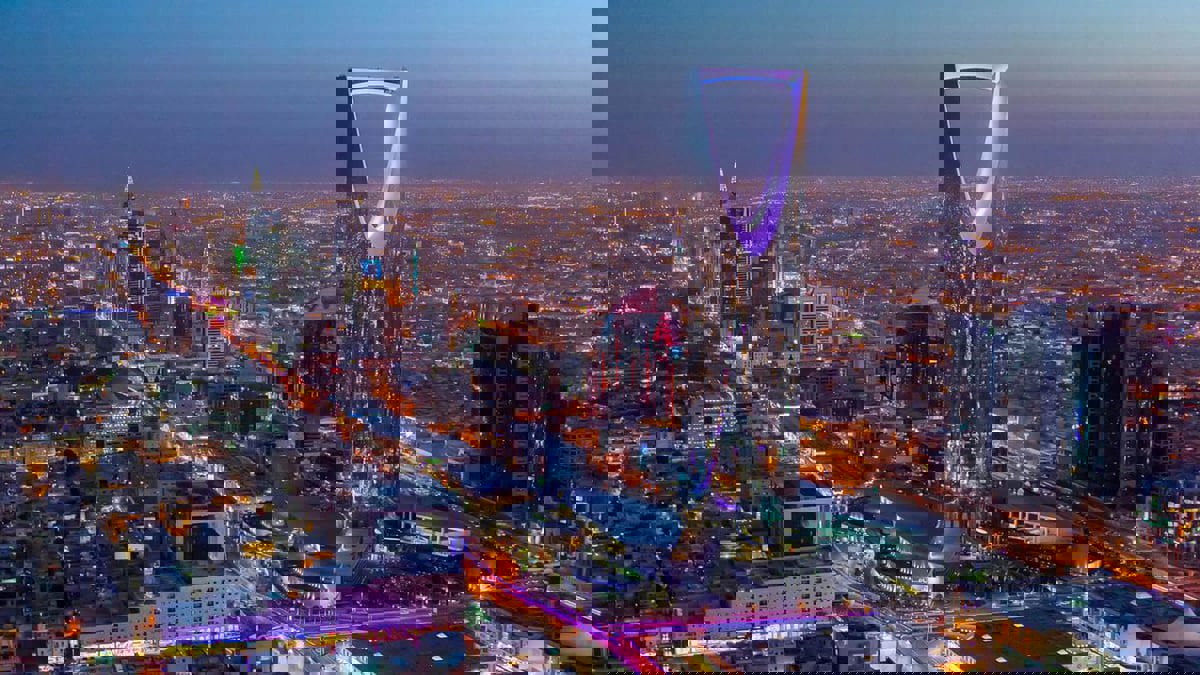 السعودية.. سجن 17 شخصا بتهمتي التستر وغسل الأموال