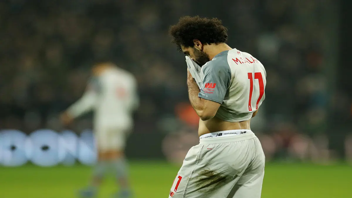 محمد صلاح يتعرض لإساءة عنصرية بسبب "إسلامه" ونادي وست هام يفتح تحقيقًا (فيديو)