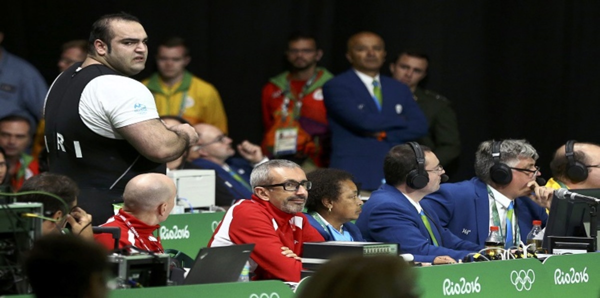 رباع جورجي ينتزع الذهبية وسط اعتراضات إيرانية