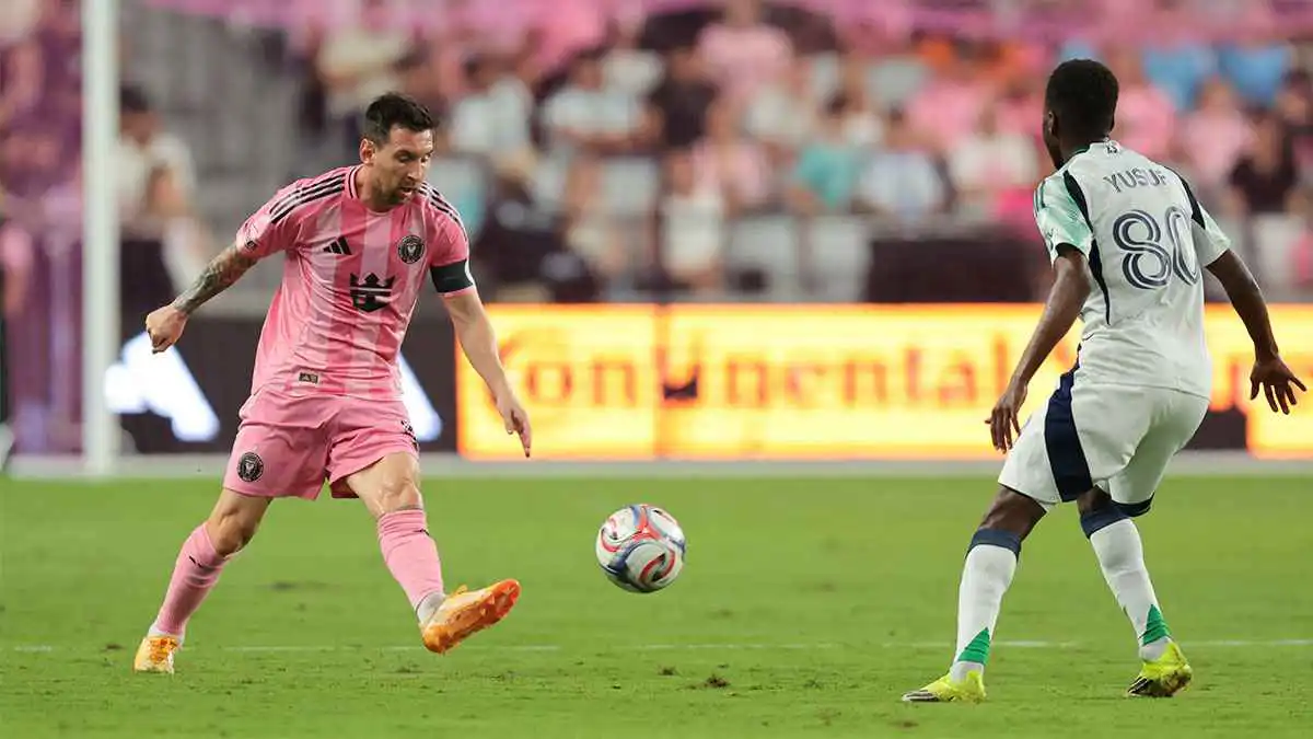 رد فعل ميسي بعد التعادل مع نيو إنغلاند في الدوري الأمريكي (فيديو)