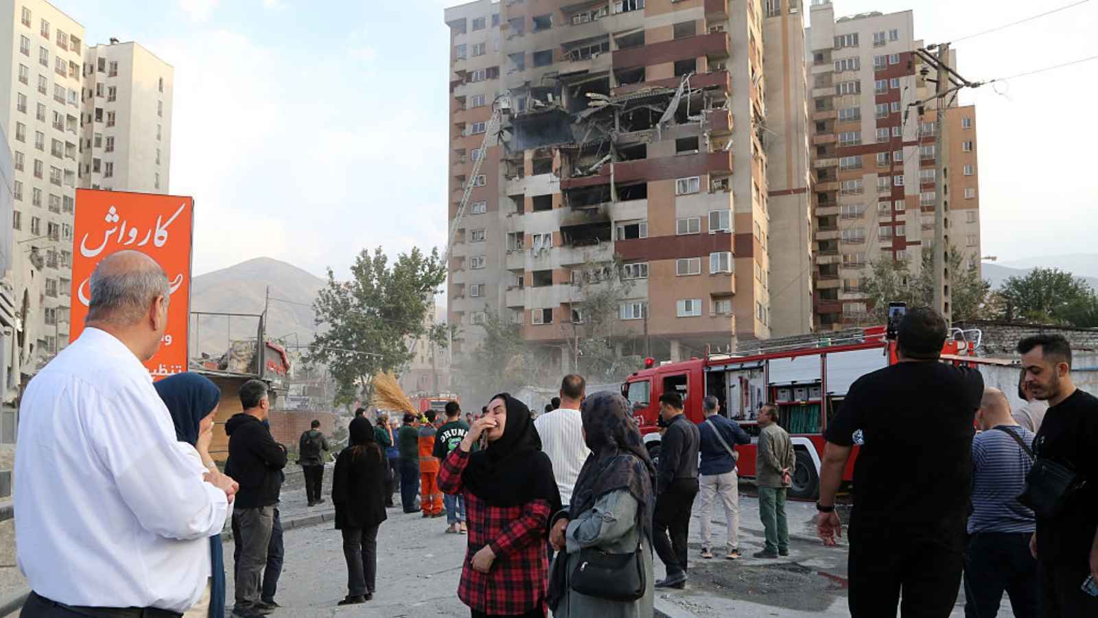 مقتل وإصابة 17 إيرانيا في قصف إسرائيلي استهدف تبريز (فيديو)