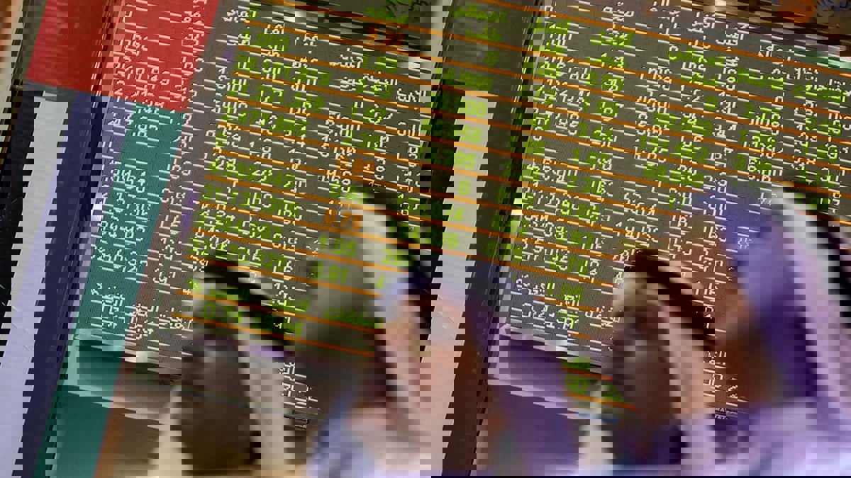 بورصة أبوظبي ترتفع لمستوى قياسي