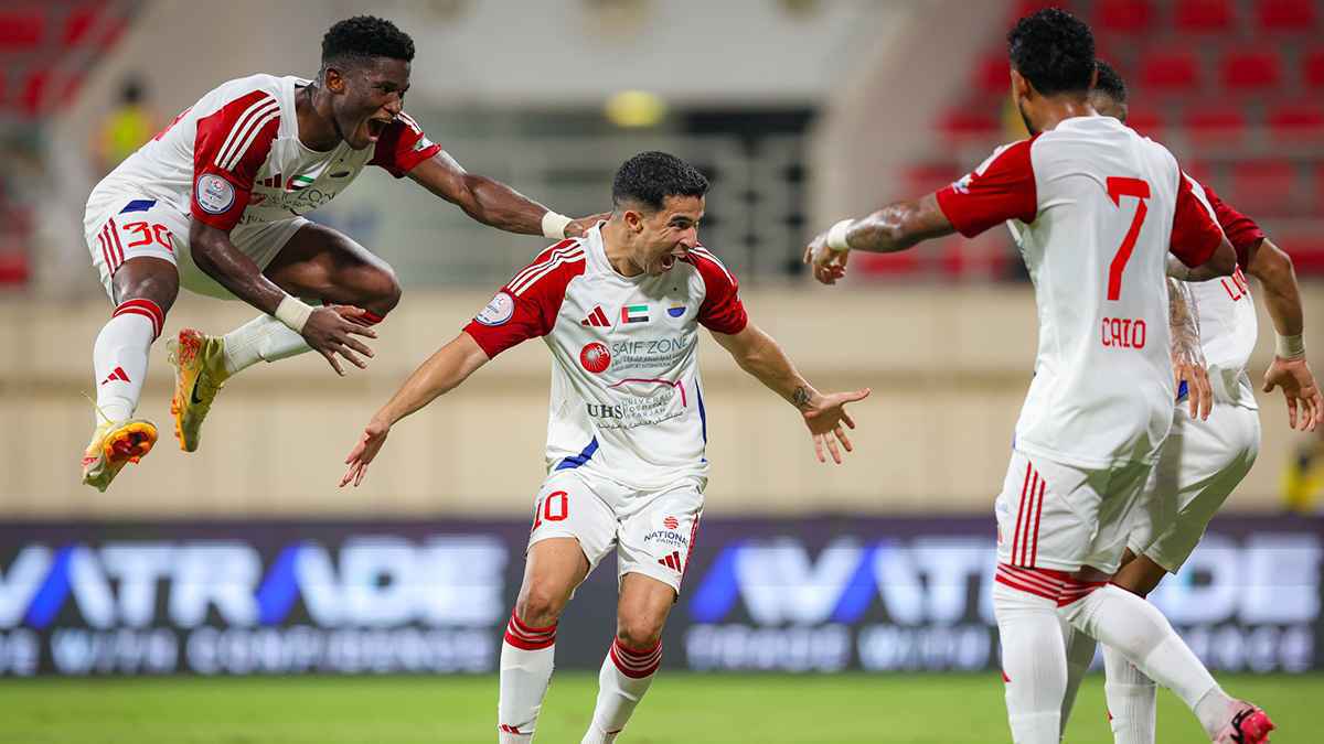 الشارقة يفوز على البطائح وينفرد بصدارة دوري أدنوك