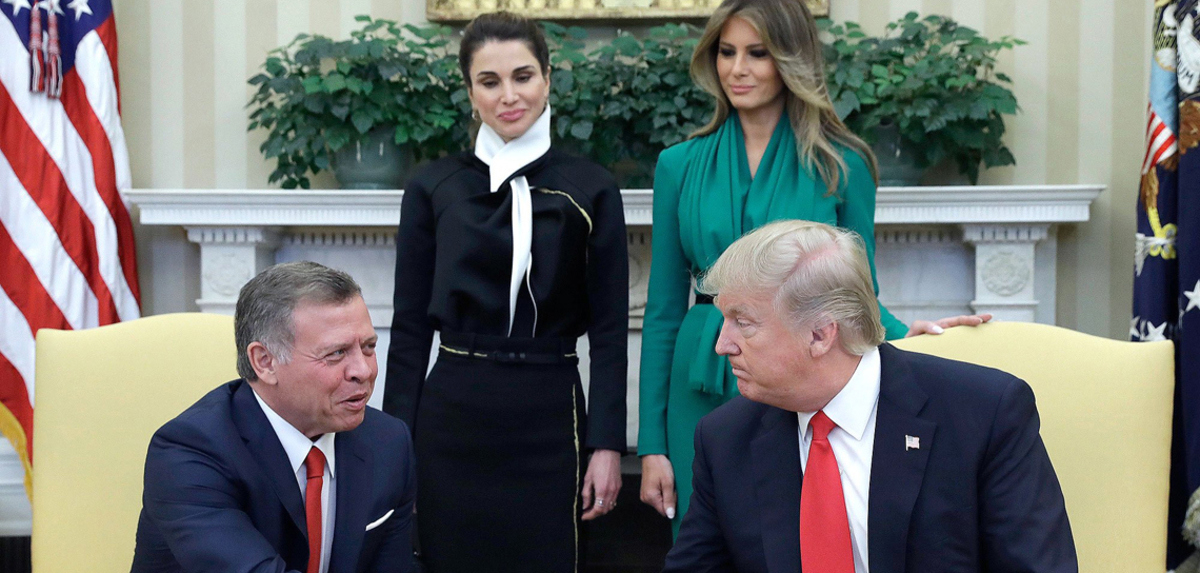 بالفيديو.. مجاملة ملك الأردن التي أسعدت ترامب