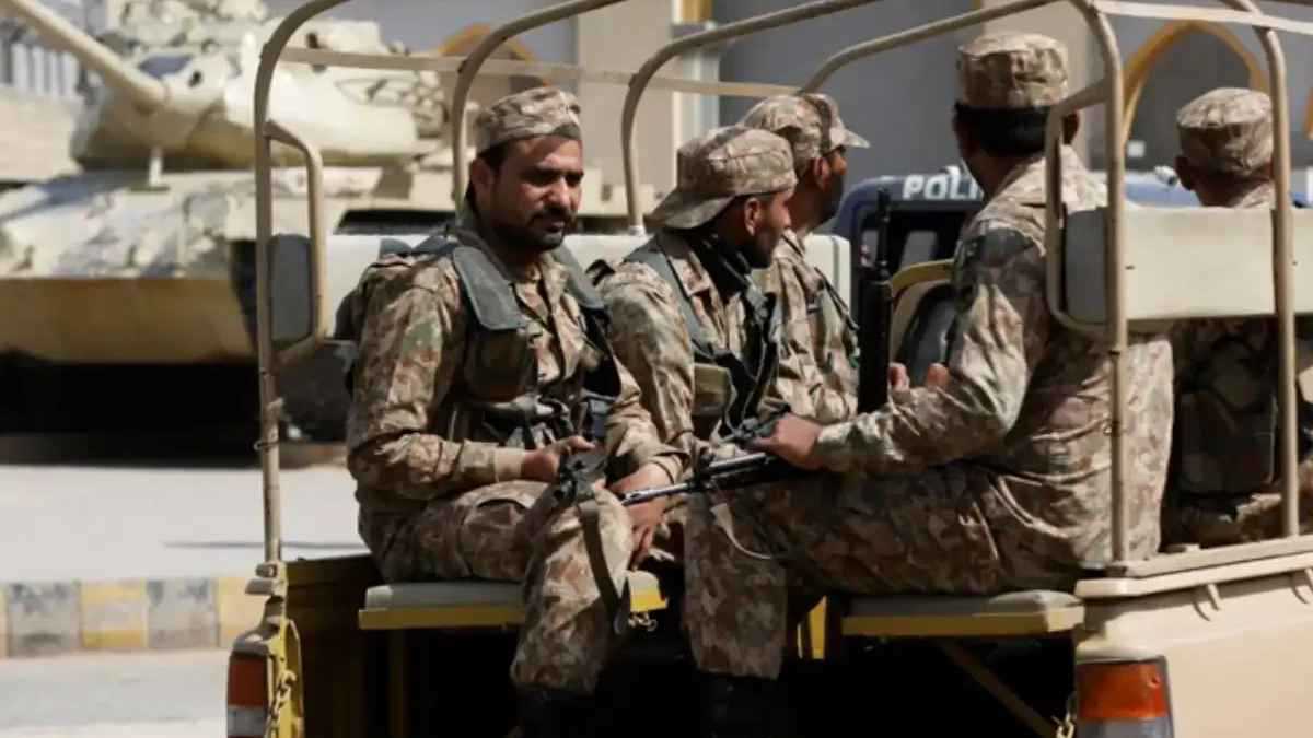 باكستان: أفغانستان تتحوّل إلى "مركز للإرهابيين"