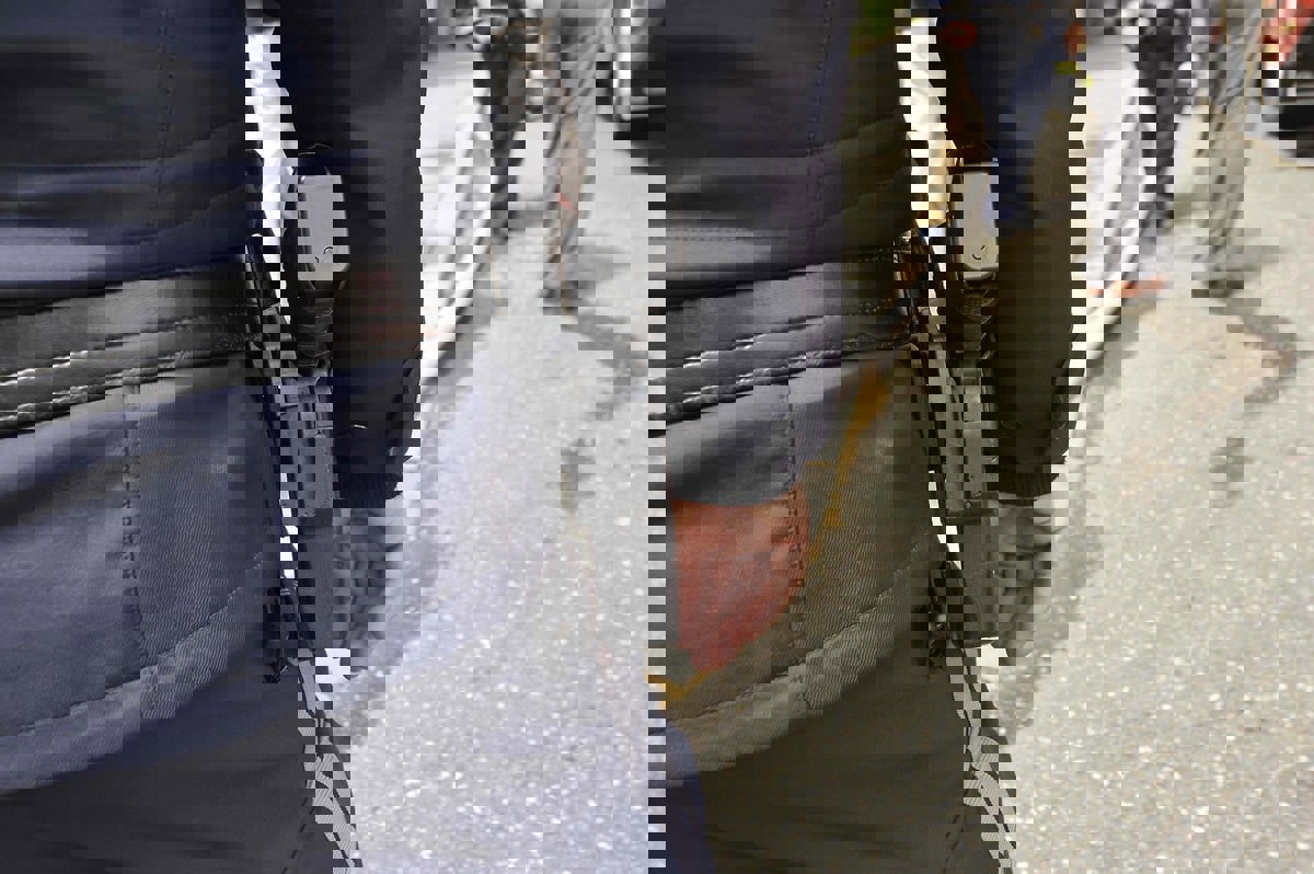 مغربي يهاجم 9 أشخاص بسكين في شارع عام (فيديو)