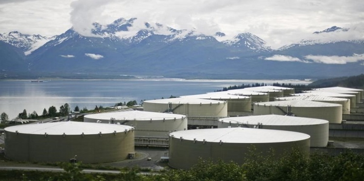 هبوط مخزونات الخام الأمريكية للمرة الأولى منذ سبتمبر