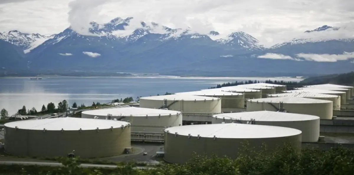 هبوط مخزونات الخام الأمريكية للمرة الأولى منذ سبتمبر