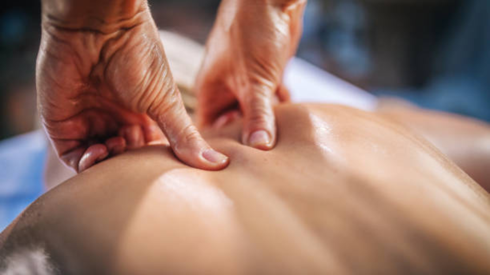 تحت ستار المساج.. فتاة مصرية تكشف شبكة للدعارة