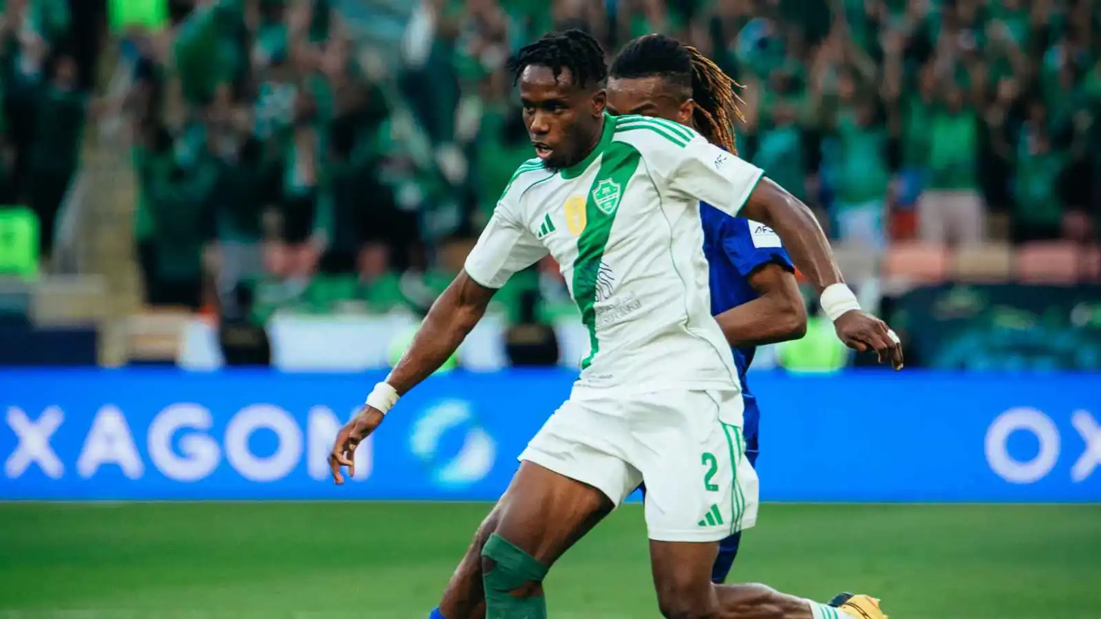 الأهلي السعودي يحسم مصير زكريا هوساوي