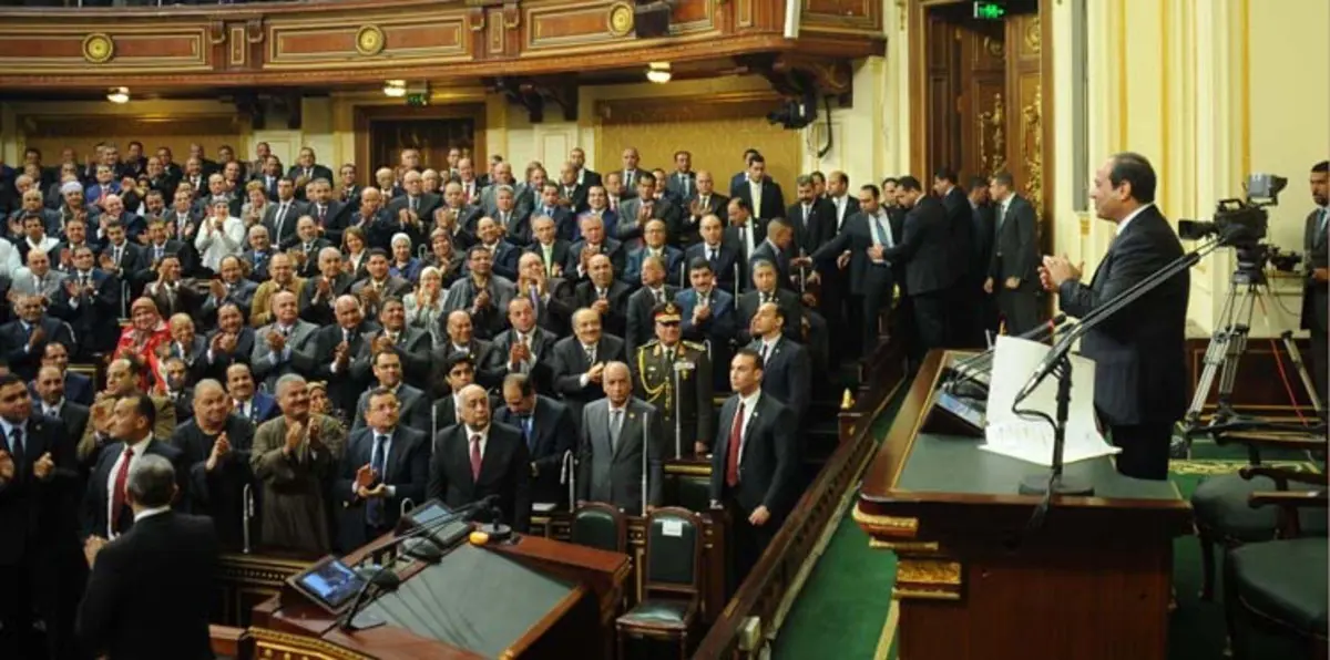 سقطات النواب تشعل غضبًا شعبيًا ضد البرلمان المصري