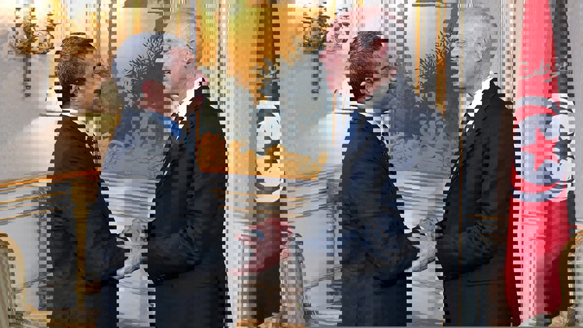 ماذا وراء اتصال قيس سعيد بمحمد بن زايد؟