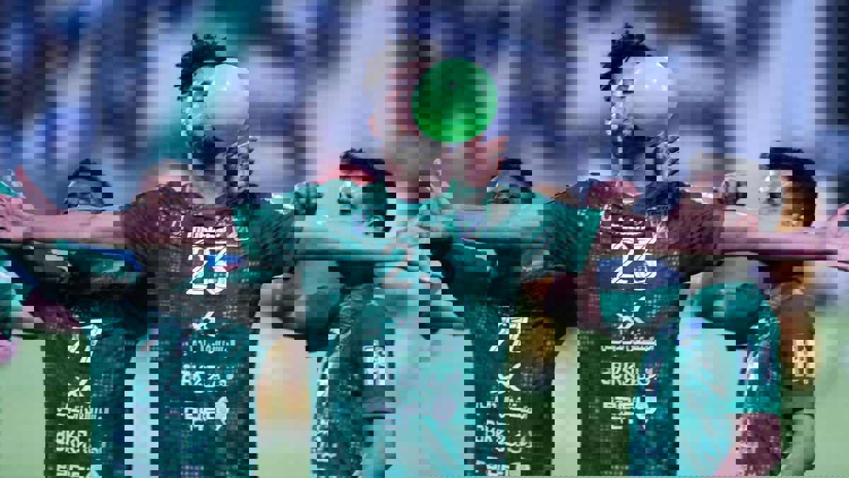 حمزة خابا لاعب العربي الكويتي يقلد احتفال "بالون" البليهي (فيديو)