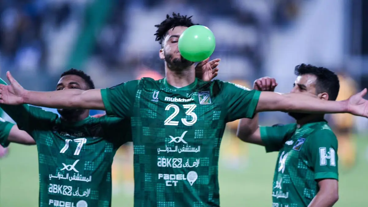 حمزة خابا لاعب العربي الكويتي يقلد احتفال "بالون" البليهي (فيديو)