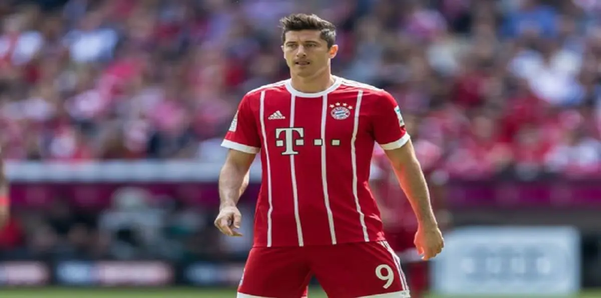 مانشستر يونايتد يعرض على ليفاندوفسكي راتبًا أسبوعيًا مغريًا لضمه في الميركاتو الصيفي