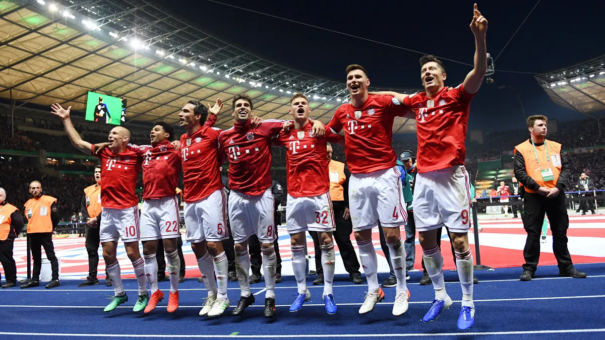 نادي برشلونة يستهدف نجم بايرن ميونخ لتعويض رحيل مدافعه