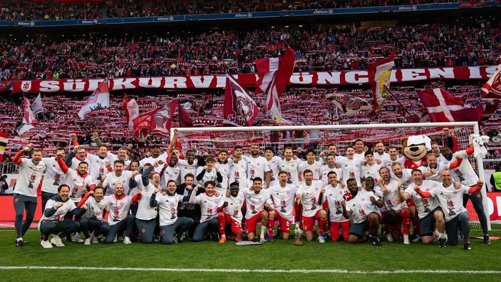 بايرن ميونخ يحتفل بلقب الدوري للمرة 35 بتاريخه