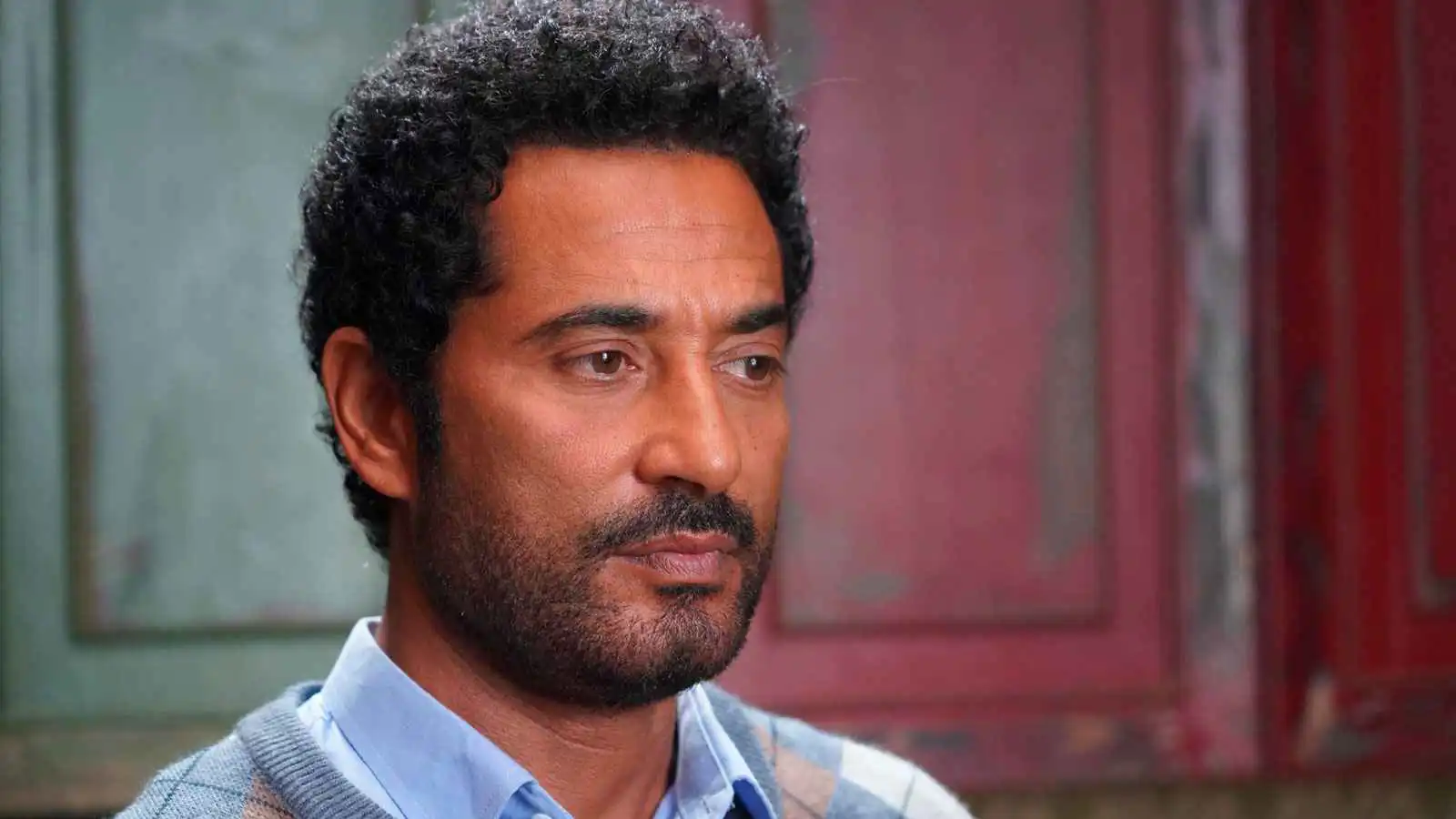 تصاعد أزمة الفنان عمرو سعد مع ورثة نجيب محفوظ