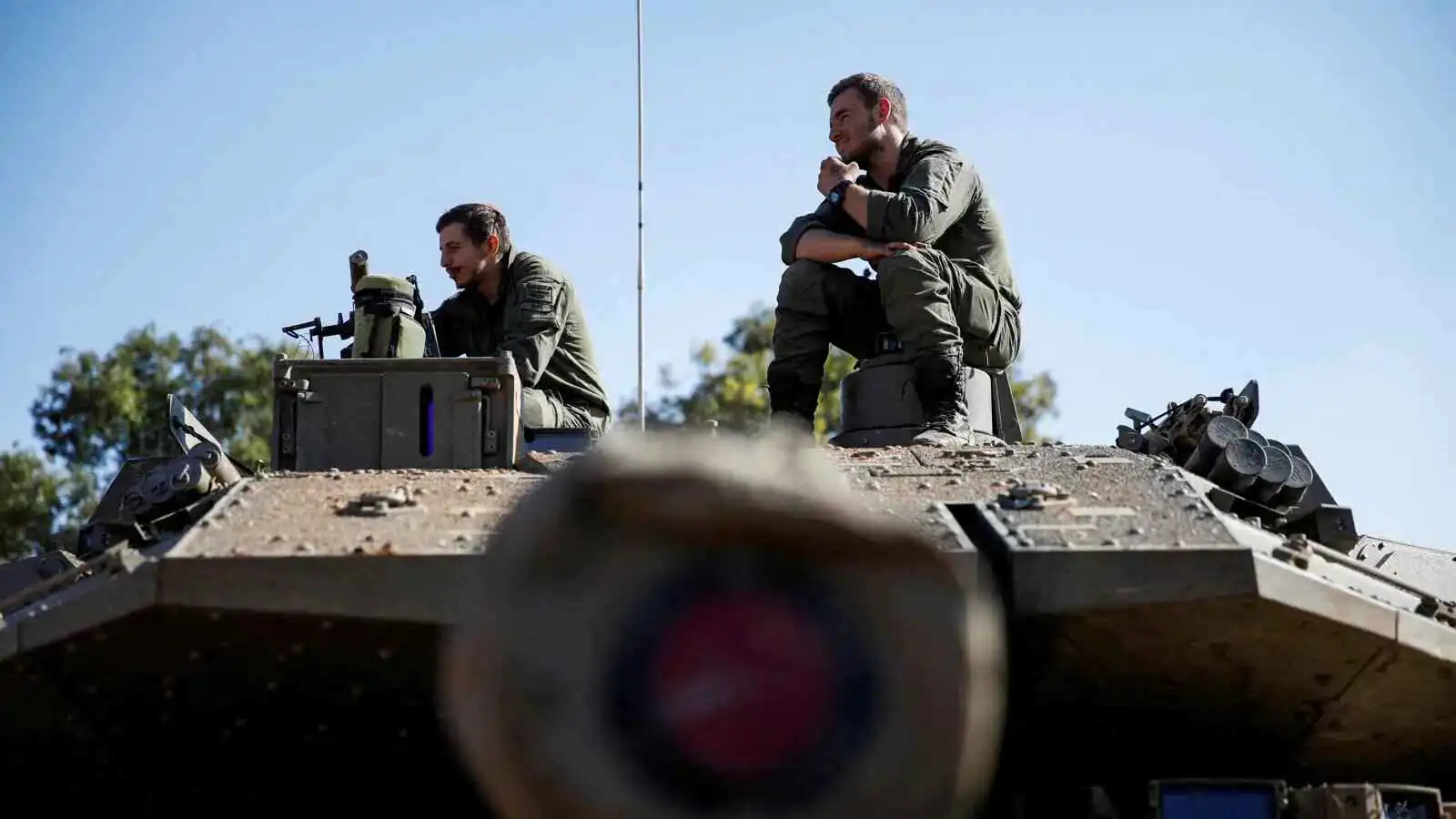 الجيش الإسرائيلي ينشر 3 فرق عسكرية في جنوب لبنان