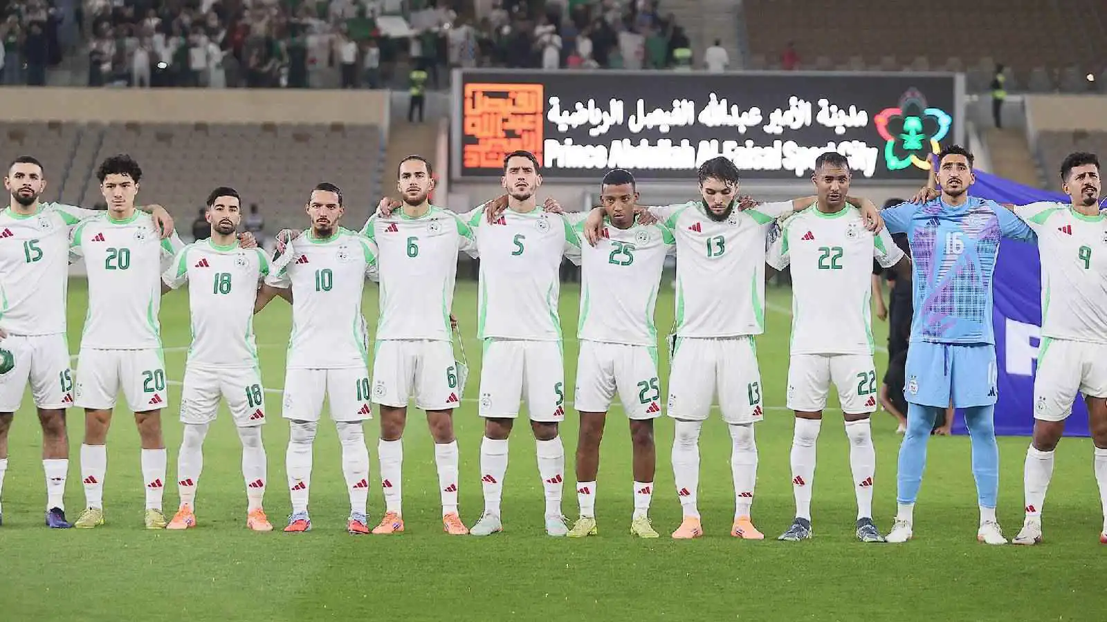 الإصابة تضرب نجمي منتخب الجزائر قبل لقاء السعودية