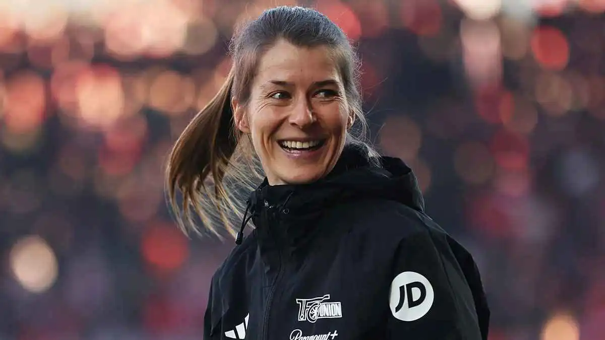 كأول مدربة في الدوريات الأوروبية الـ5 الكبرى.. امرأة على دكة رجال البوندسليغا