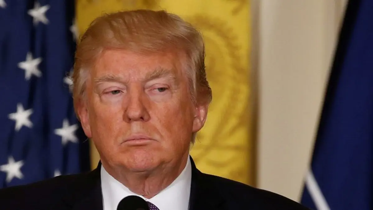 ترامب ينفي توجيه محاميه السابق لخرق القانون