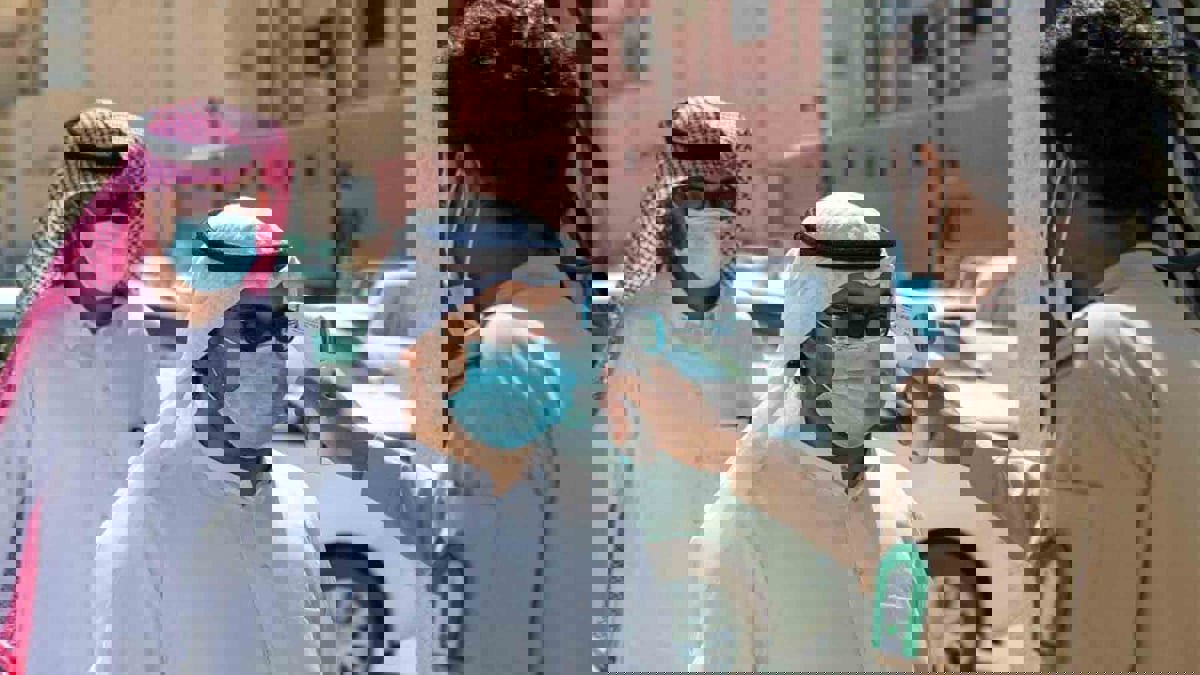 السعودية.. إعادة إلزامية الكمامة و"التباعد الاجتماعي"