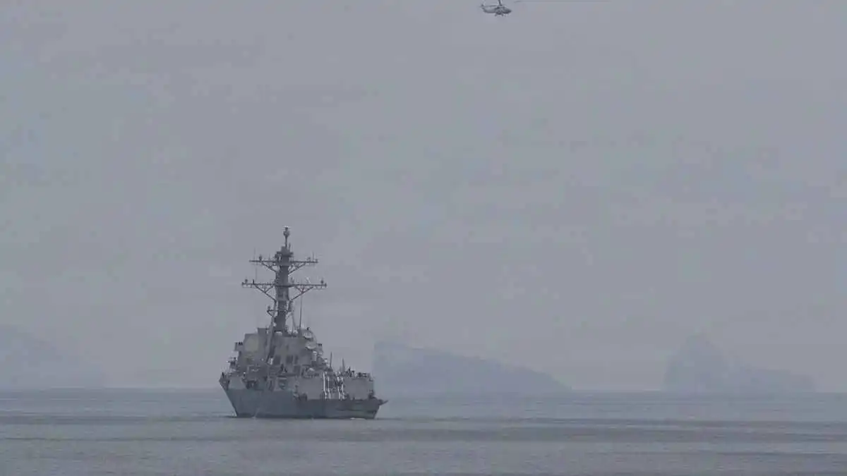 بسبب الألغام.. واشنطن تحذر السفن من مناطق خطرة في مضيق هرمز