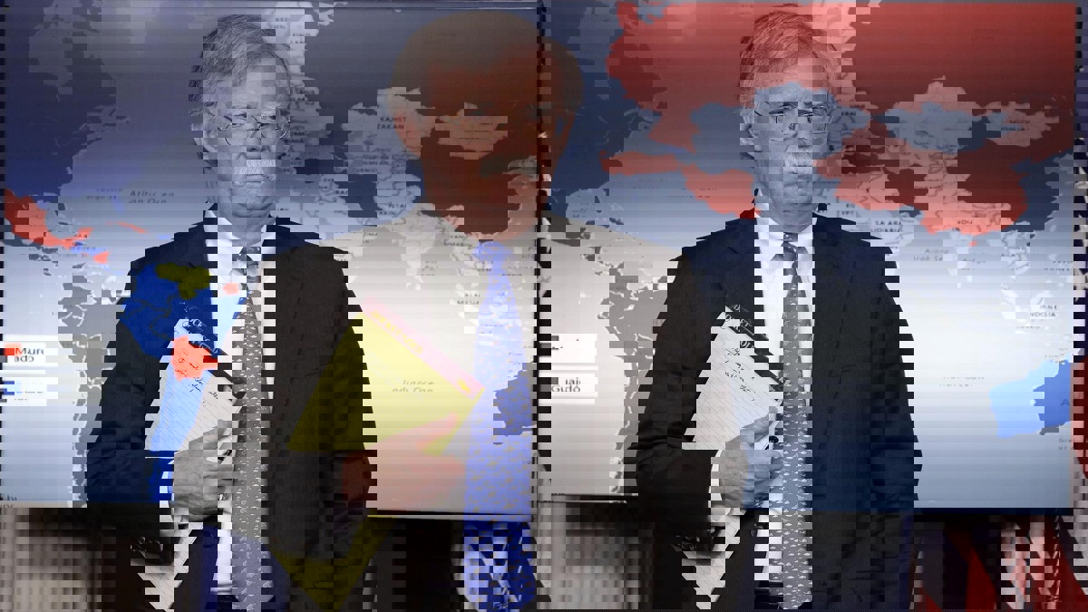  بولتون في لندن لحشد موقف ضد إيران والصين