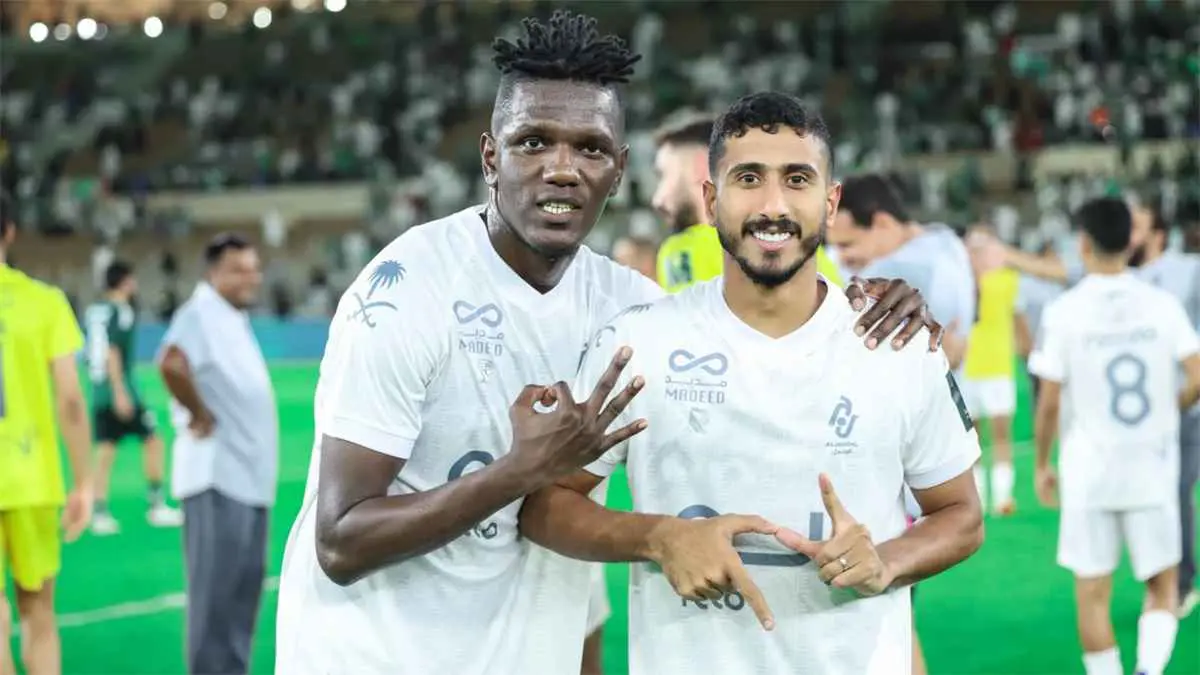 مفاجآت الجندل تتواصل.. معلم وطلاب وموظفون أطاحوا بالأهلي السعودي (فيديو)