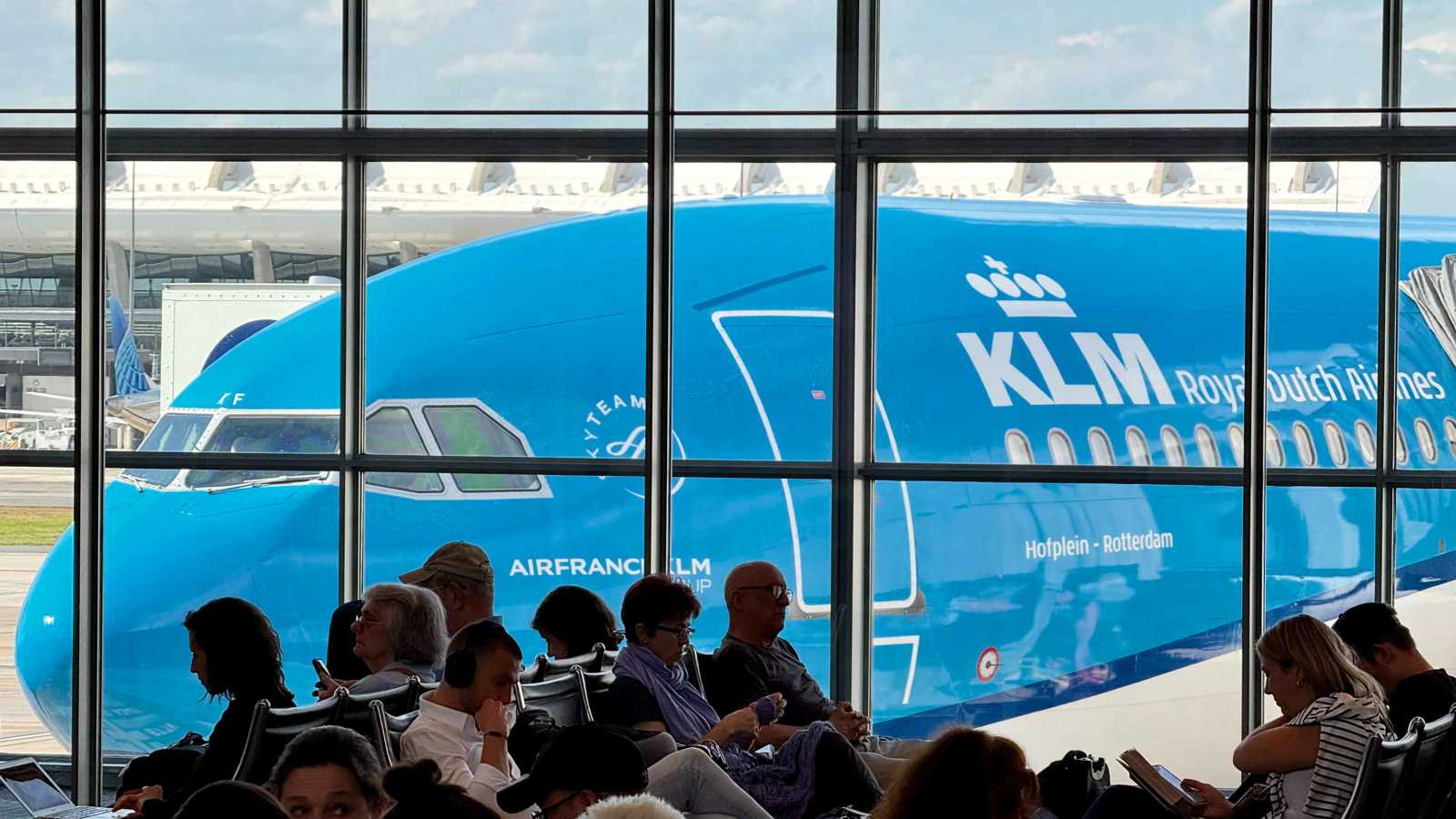 "إير فرانس" تعلق رحلاتها إلى مدغشقر بسبب الوضع الأمني