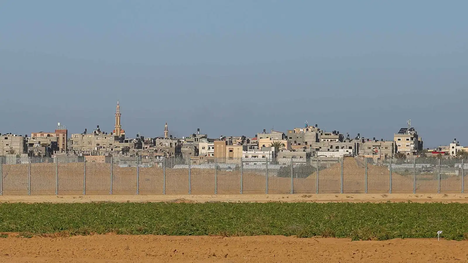 الجيش الإسرائيلي يزيل منظومة "القتل الذكي" من حدود قطاع غزة