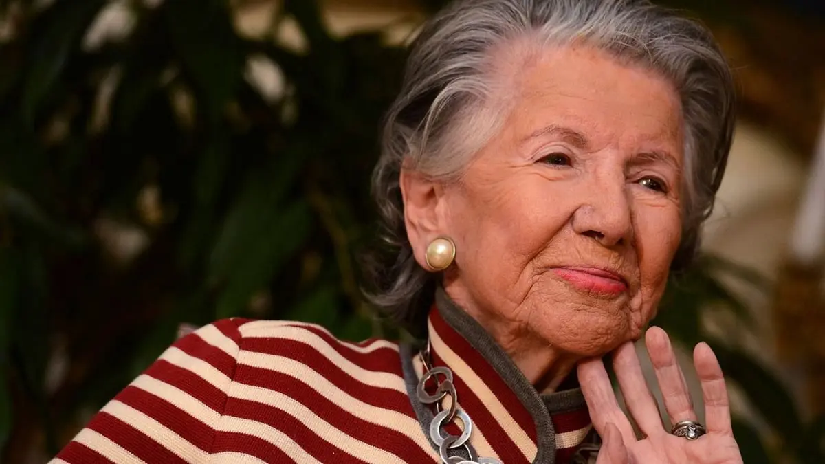 وفاة جامعة الأعمال الفنية التشيكية ميدا ملادكوفا عن 102 عام