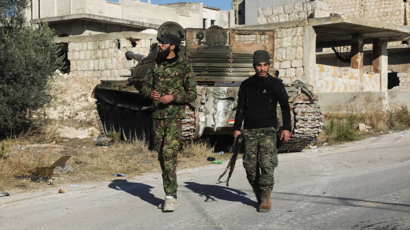 "واشنطن بوست": سقوط الأسد يعيد رسم خارطة صراع النفوذ بالشرق الأوسط