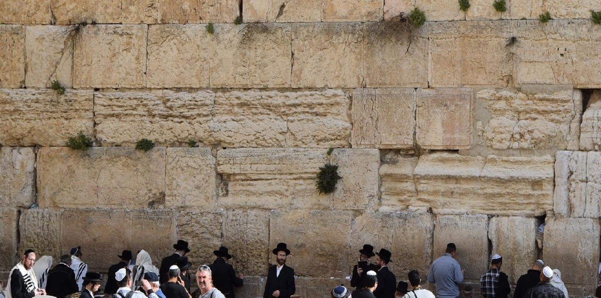 إسرائيل تغلق قسمًا من "حائط البراق"