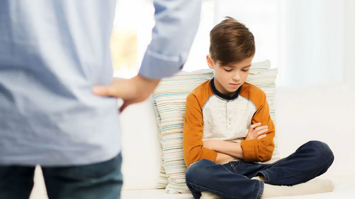كيف تتعامل مع طفل يكذب؟