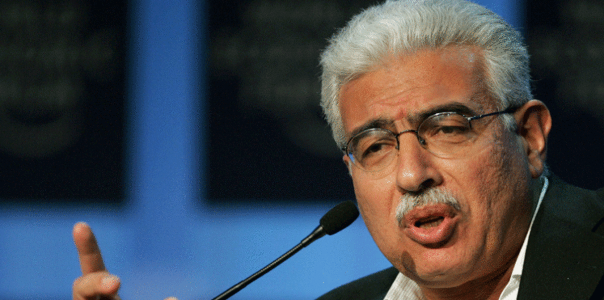 بعد السجن والبراءة.. لماذا قرر آخر رئيس وزراء لمبارك العودة للتدريس؟‎