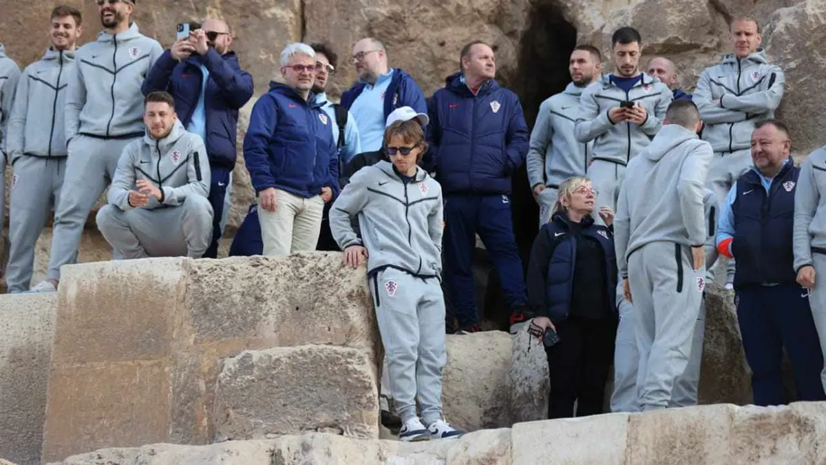 مودريتش يزور الأهرامات (فيديو وصور)