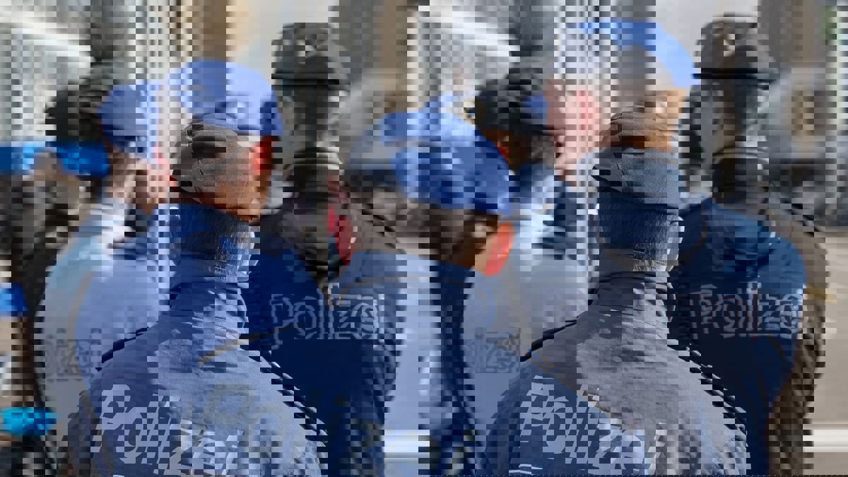 قراصنة يسرقون بيانات 2800 موظف في الشرطة السويسرية‎