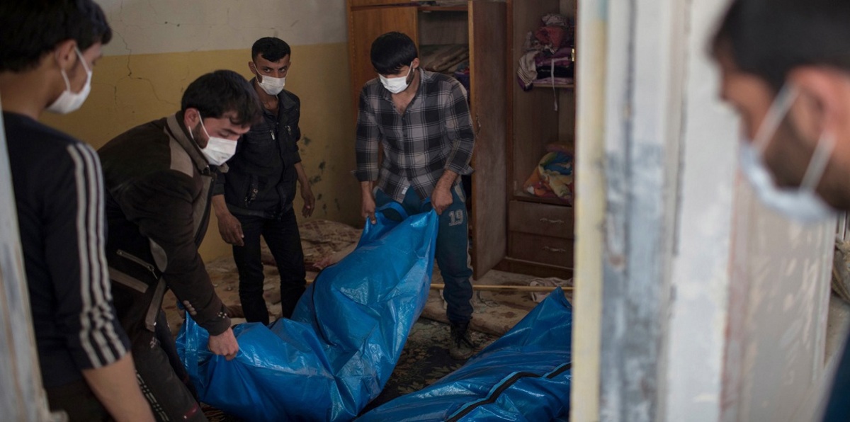 العثور على مقبرتين جماعيتين لـ500 شخص أعدمهم داعش في الموصل