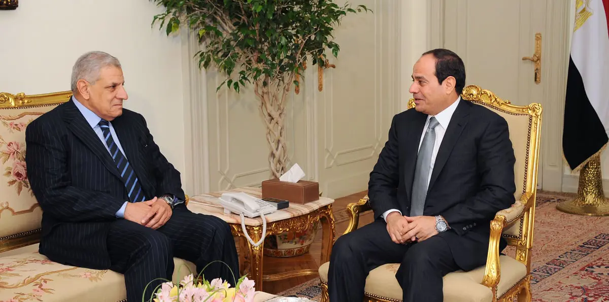 بعد تكليفه بأكثر من ملف حساس.. هل أصبح محلب رجل المهمات الصعبة في عهد السيسي؟‎